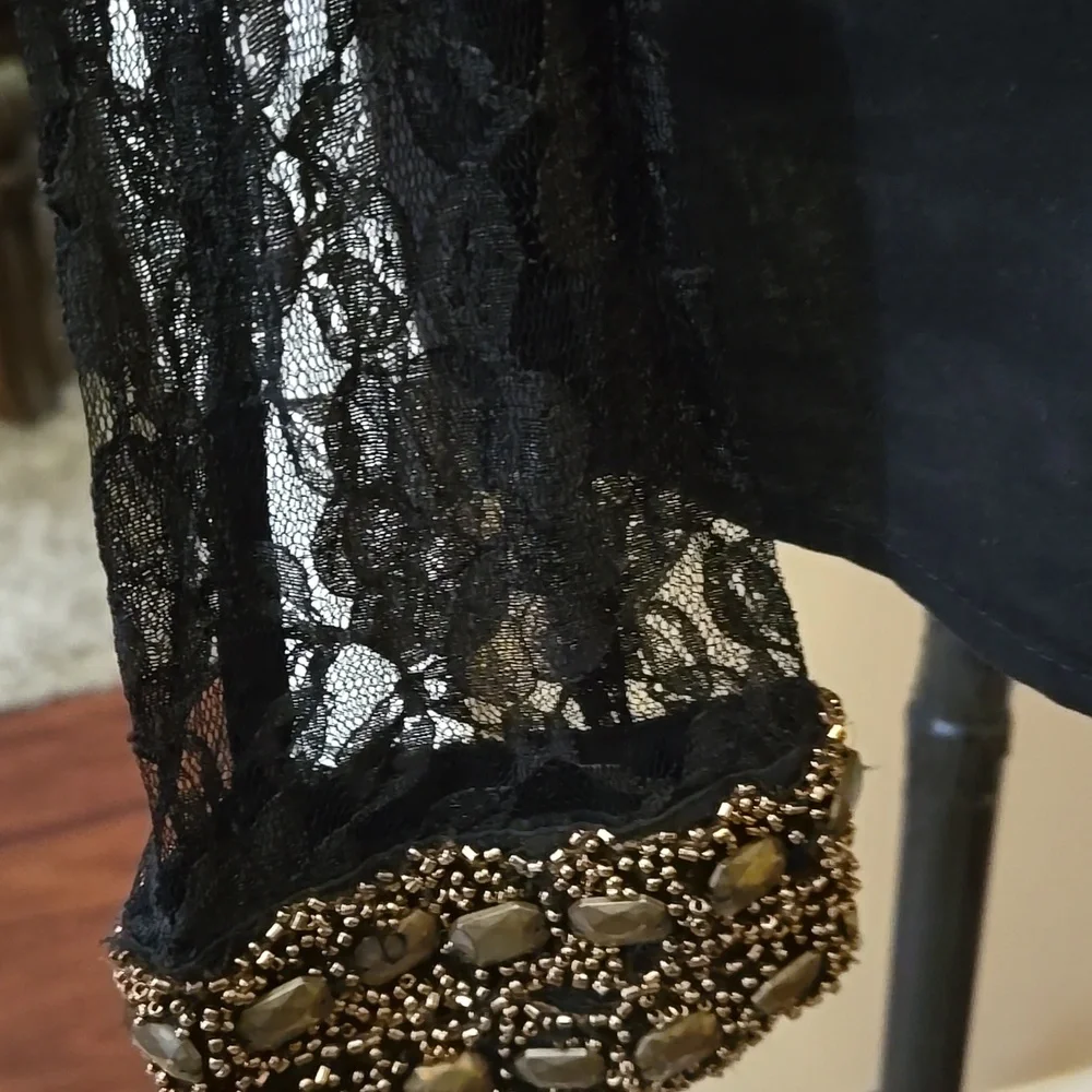 BKE BOUTIQUE Elegant Blouse W/ Black Lace Sleeve Beaded Neck/cuffs Stretch S EUC - Picture 5 of 9